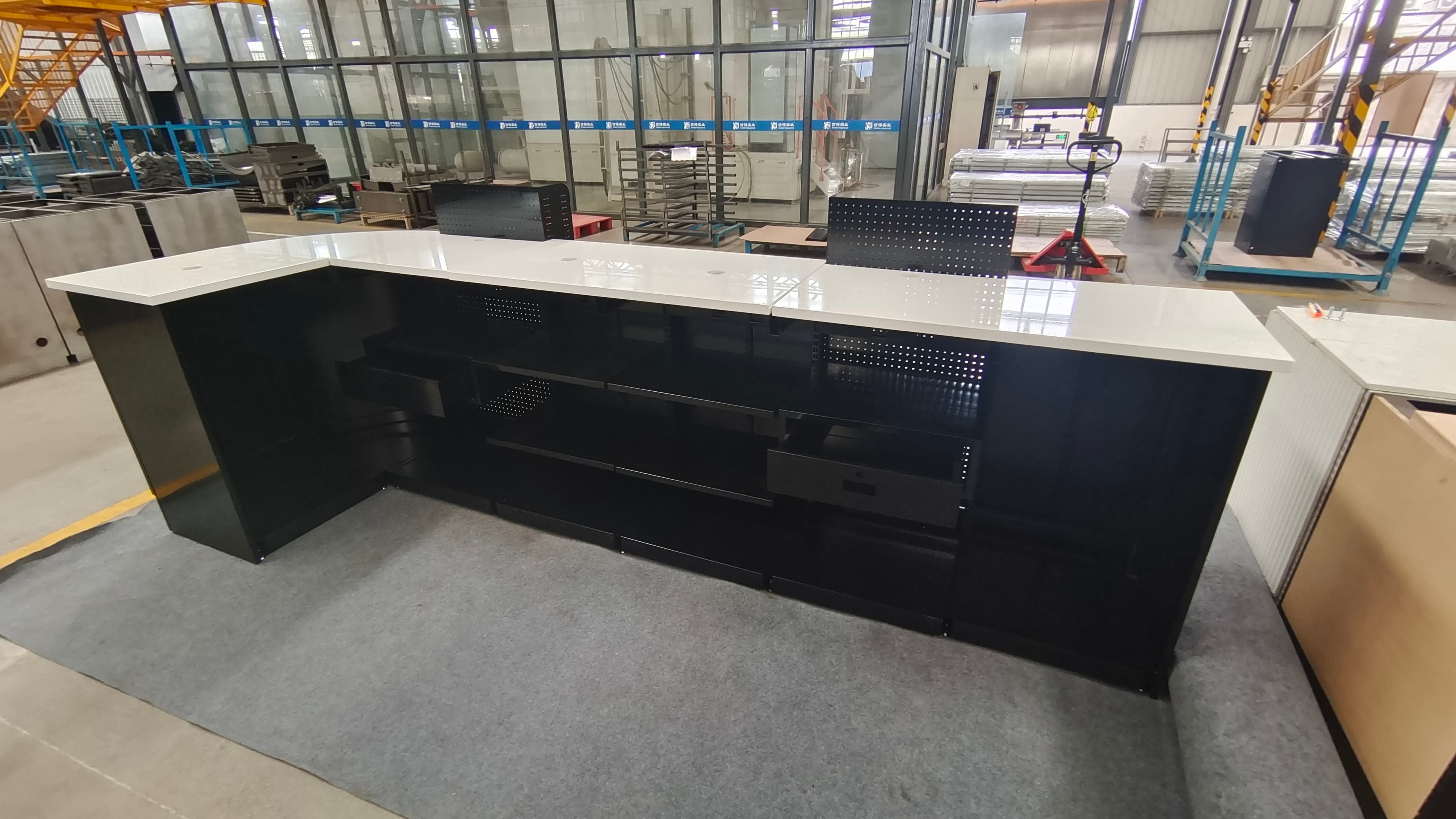 Modern Checkout Counter thumbnail 2